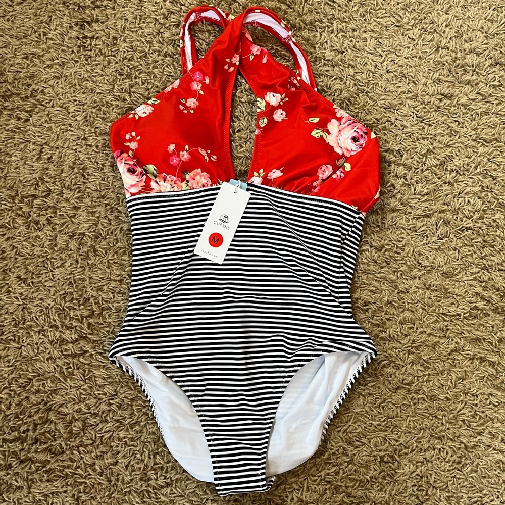 Medium Cupshe One-piece swimsuit, red floral with black and white
